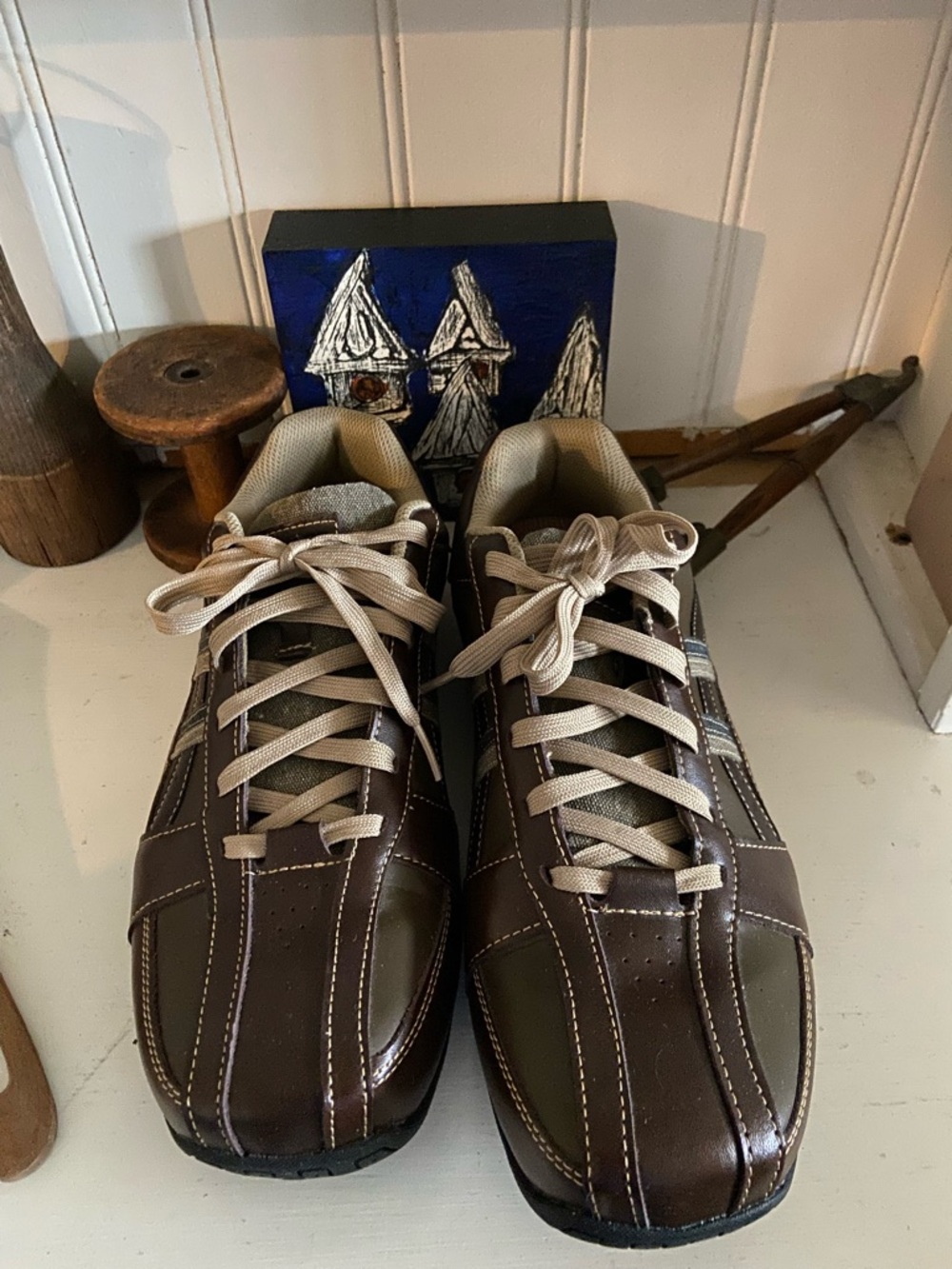 Men's Casual Brown Leather-Look Lace-Up Sneakers